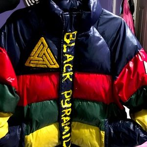 BLACK PYRAMID COAT SIZE L